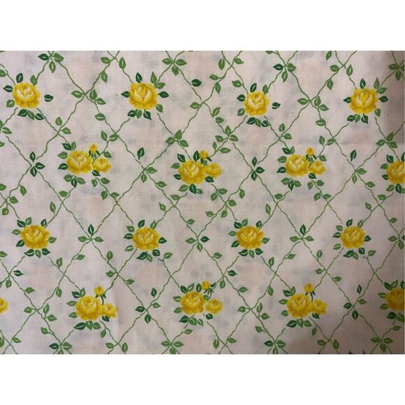 𝅺VINTAGE St. Mary’s yellow floral full flat sheet - Picture 3 of 6